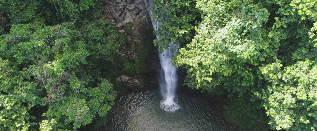 biausevu waterfall fiji